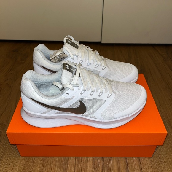 Nike Women’s Run Swift 3 Running Shoes - Picture 10 of 14